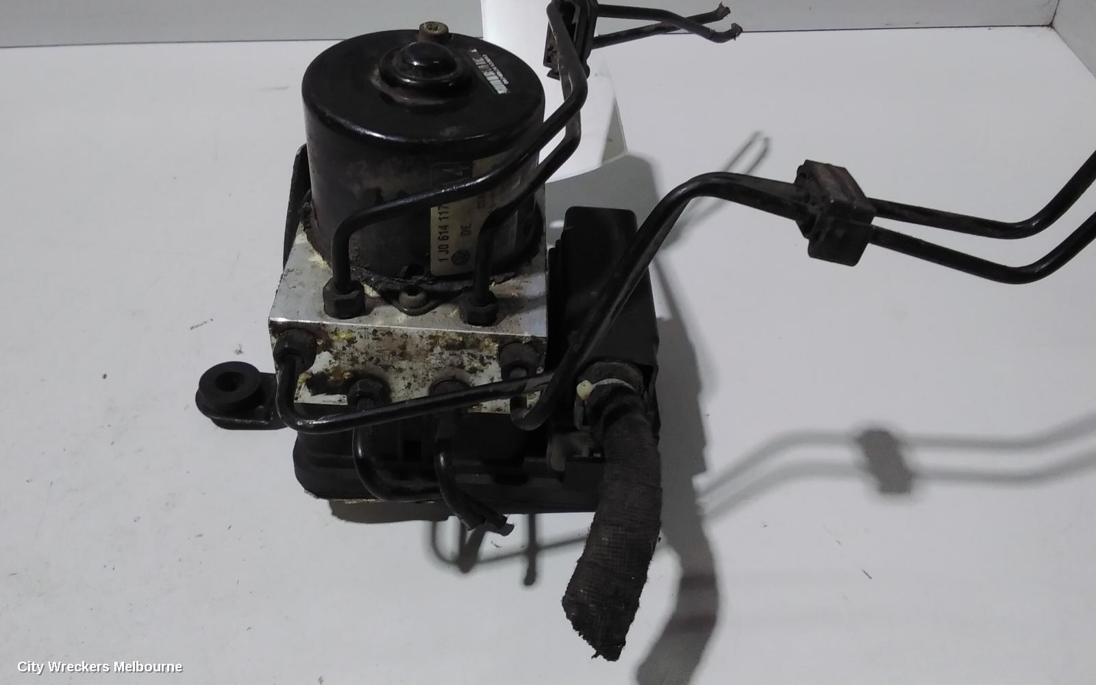 VOLKSWAGEN GOLF ABS PUMP/MODULATOR, GEN 4, ON PLASTIC MODULE P/N 1C0907379J, 09/1998 - 06/2004 - Image 3
