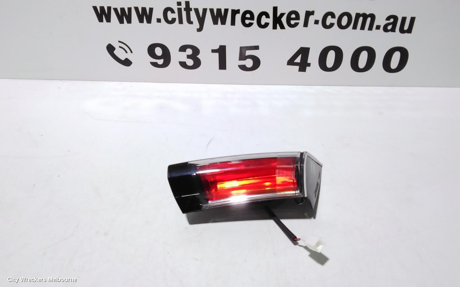 HONDA CIVIC REAR GARNISH, TAILGATE LAMP (RH SIDE), 10TH GEN, HATCH, 02/2017 - 08/2021 - Image 2