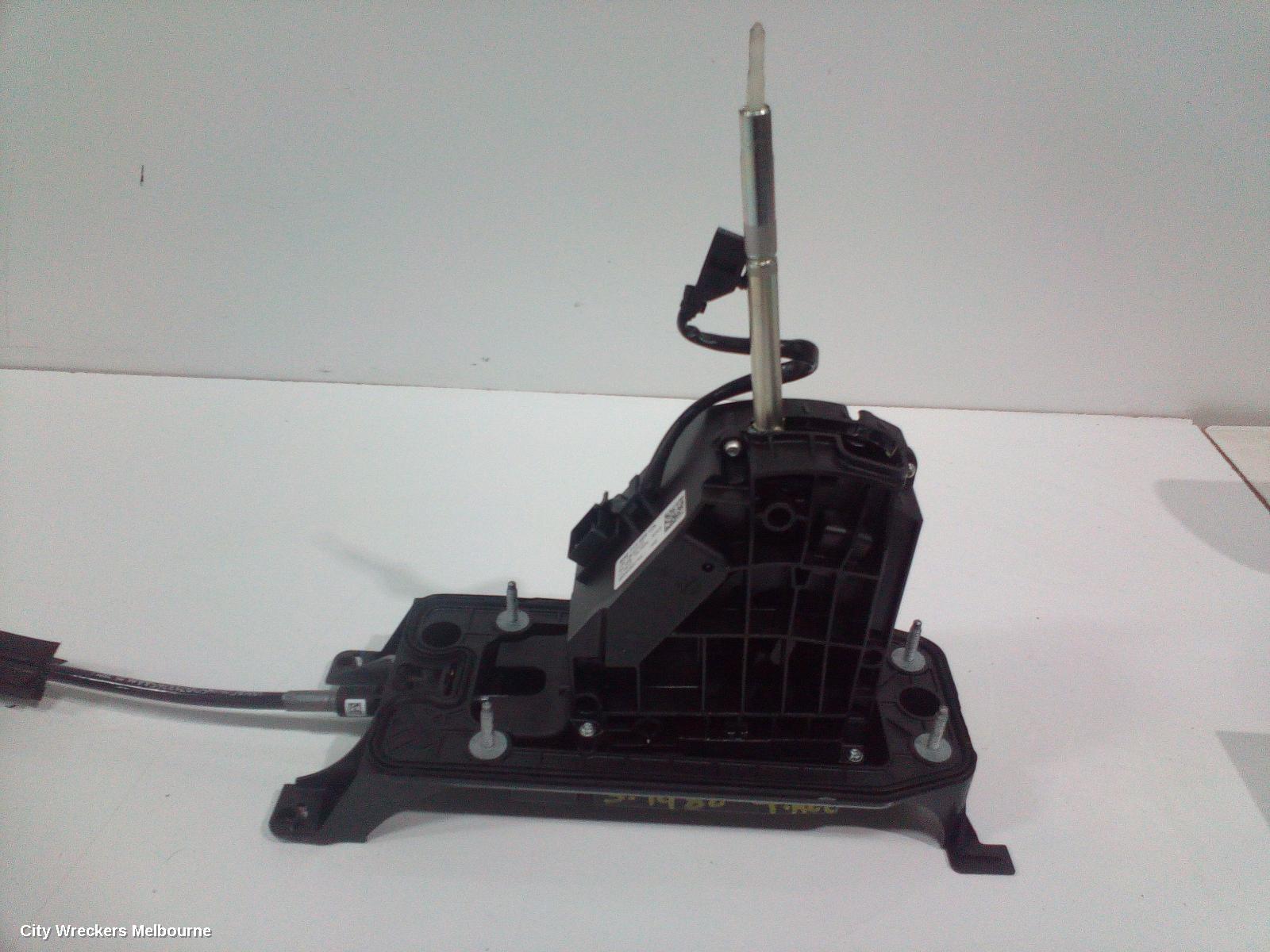 VOLKSWAGEN T-ROC GEAR STICK/SHIFTER, A1, AUTO T/M, 03/2020 - 07/2022 - Image 3