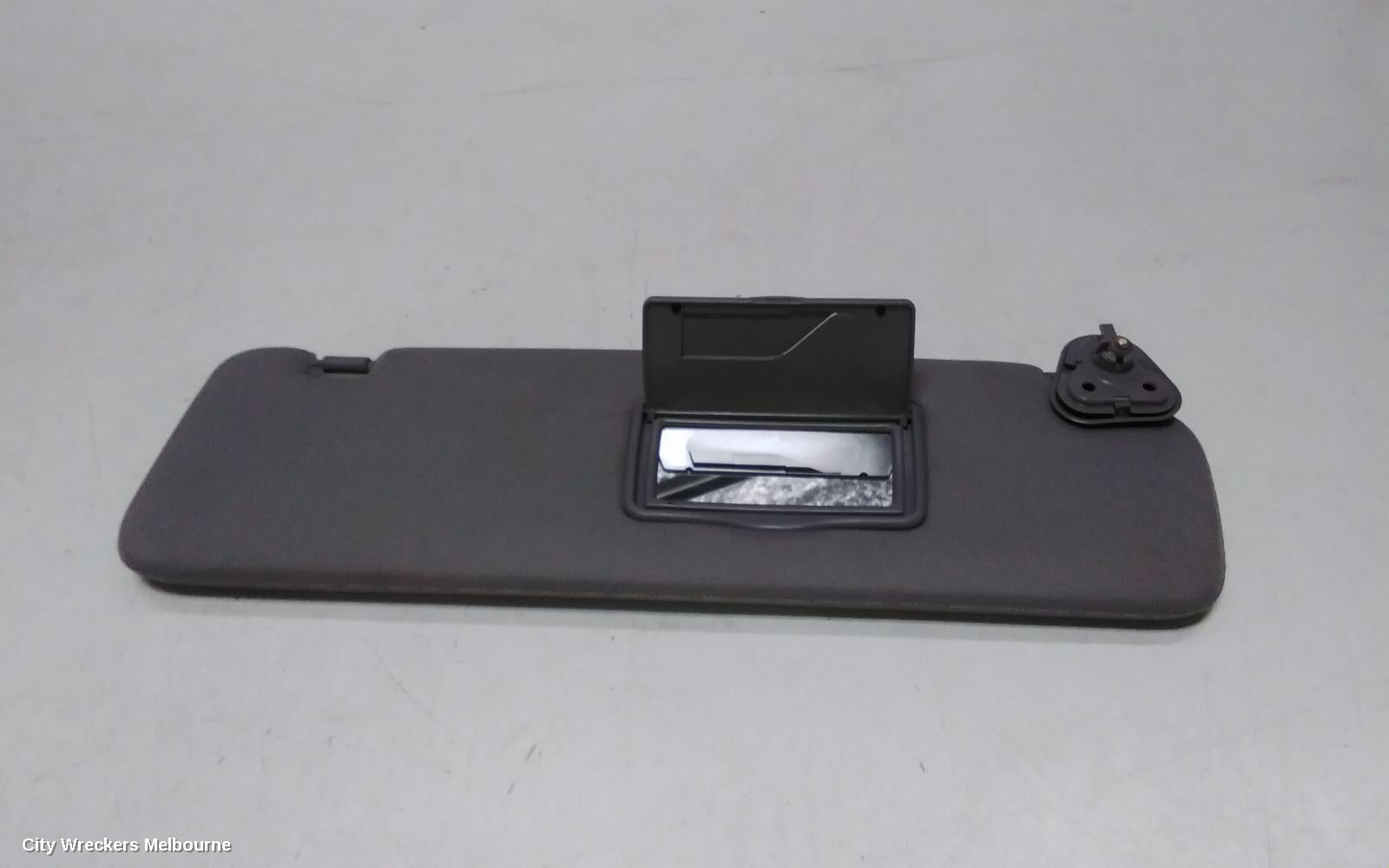LDV G10 SUNVISOR, SV7A, RH SIDE, W/ MIRROR TYPE, WAGON, 04/2015 - 08/2022 - Image 2