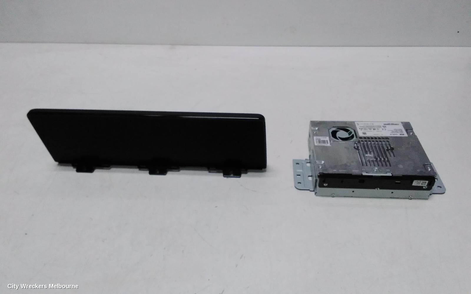 GENESIS GV70 RADIO/CD/DVD/SAT/TV, DISPLAY UNIT, TOUCH SCREEN, 14.5IN, JK, 03/2021 ONWARDS - Image 1