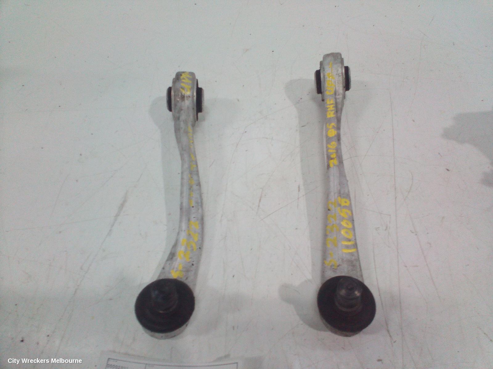 AUDI Q5 RIGHT FRONT UPPER CONTROL ARM, FRONT, 8R, 03/2009 - 01/2017 - Image 1