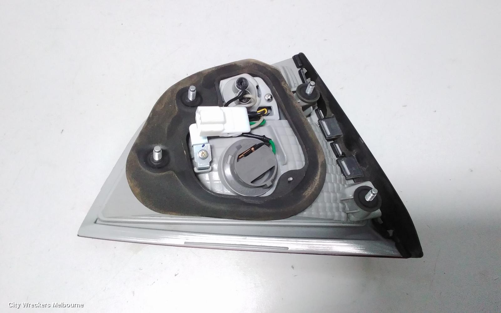 HYUNDAI IX35 REAR GARNISH, TAILGATE LAMP (RH SIDE), LM SERIES (VIN TMAJ), 10/2013 - 01/2016 - Image 3