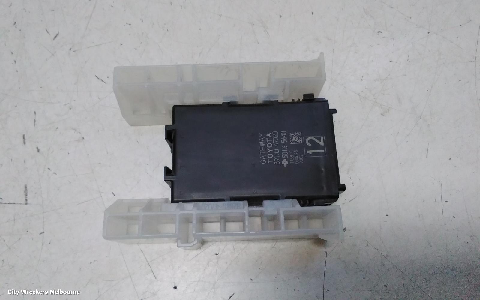TOYOTA PRIUS, ZVW40R, PRIUS V, 05/2012 - 11/2022, GATEWAY CONTROL MODULE ECU 89100-47020: 139996 - Image 1