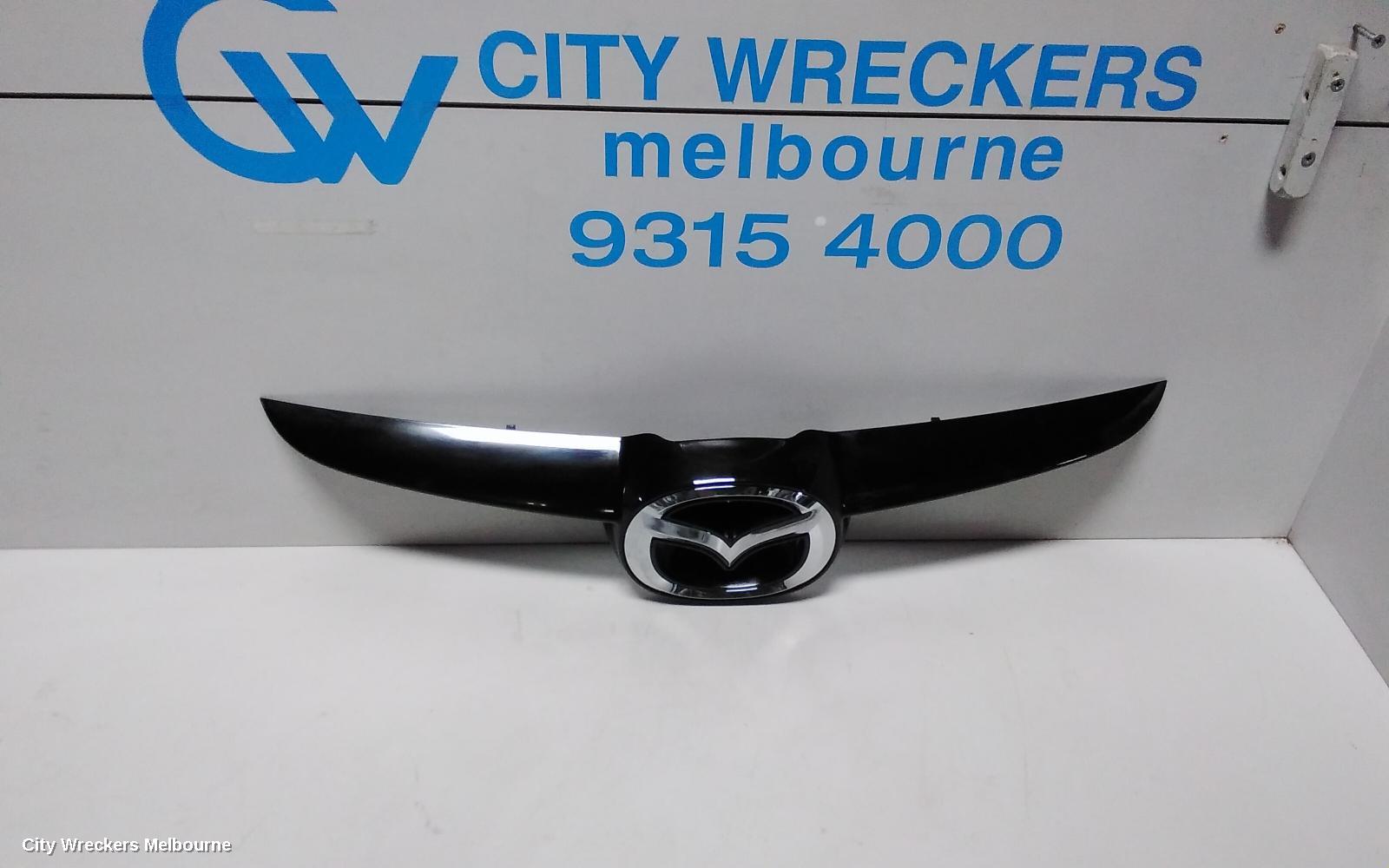MAZDA 2 GRILLE, RADIATOR GRILLE, DE SERIES, HATCH, 05/2010 - 09/2014 - Image 2