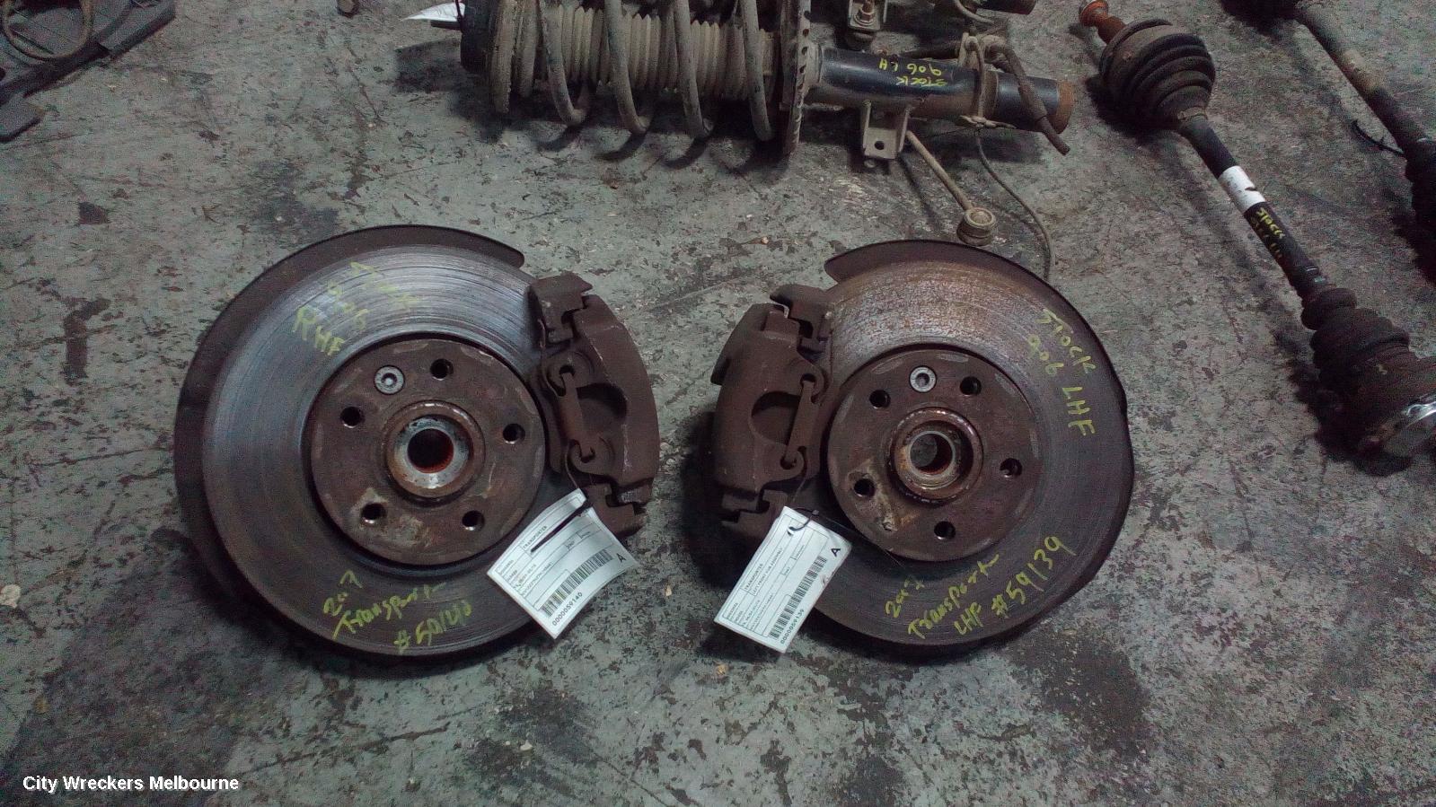 VOLKSWAGEN TRANSPORTER RIGHT FRONT HUB ASSEMBLY, T5, 08/2004 - 02/2010 - Image 2