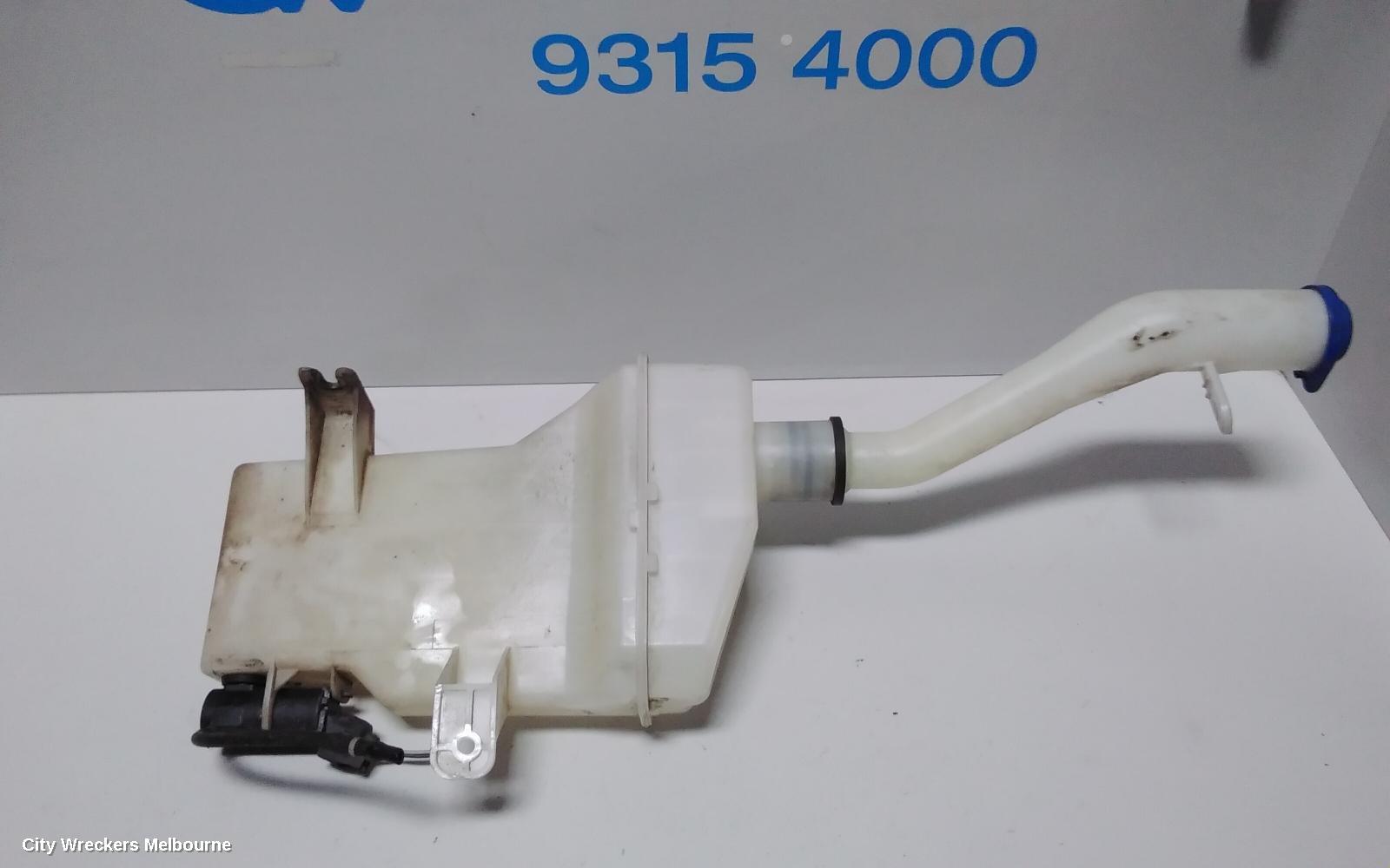 HYUNDAI ILOAD/IMAX WASHER BOTTLE, FRONT, TQ, 11/2007 ONWARDS - Image 3