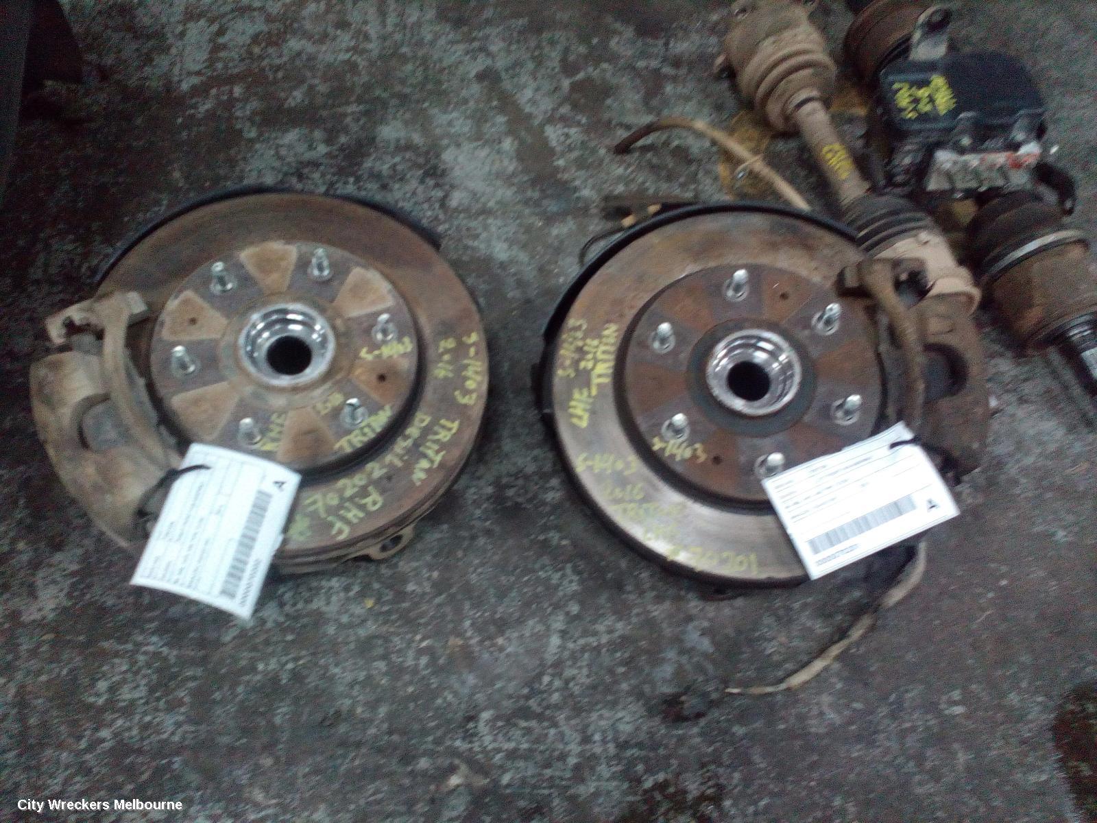 MITSUBISHI TRITON RIGHT FRONT HUB ASSEMBLY, ML-MQ, 4WD, ABS TYPE, 07/2006 - 10/2018 - Image 2