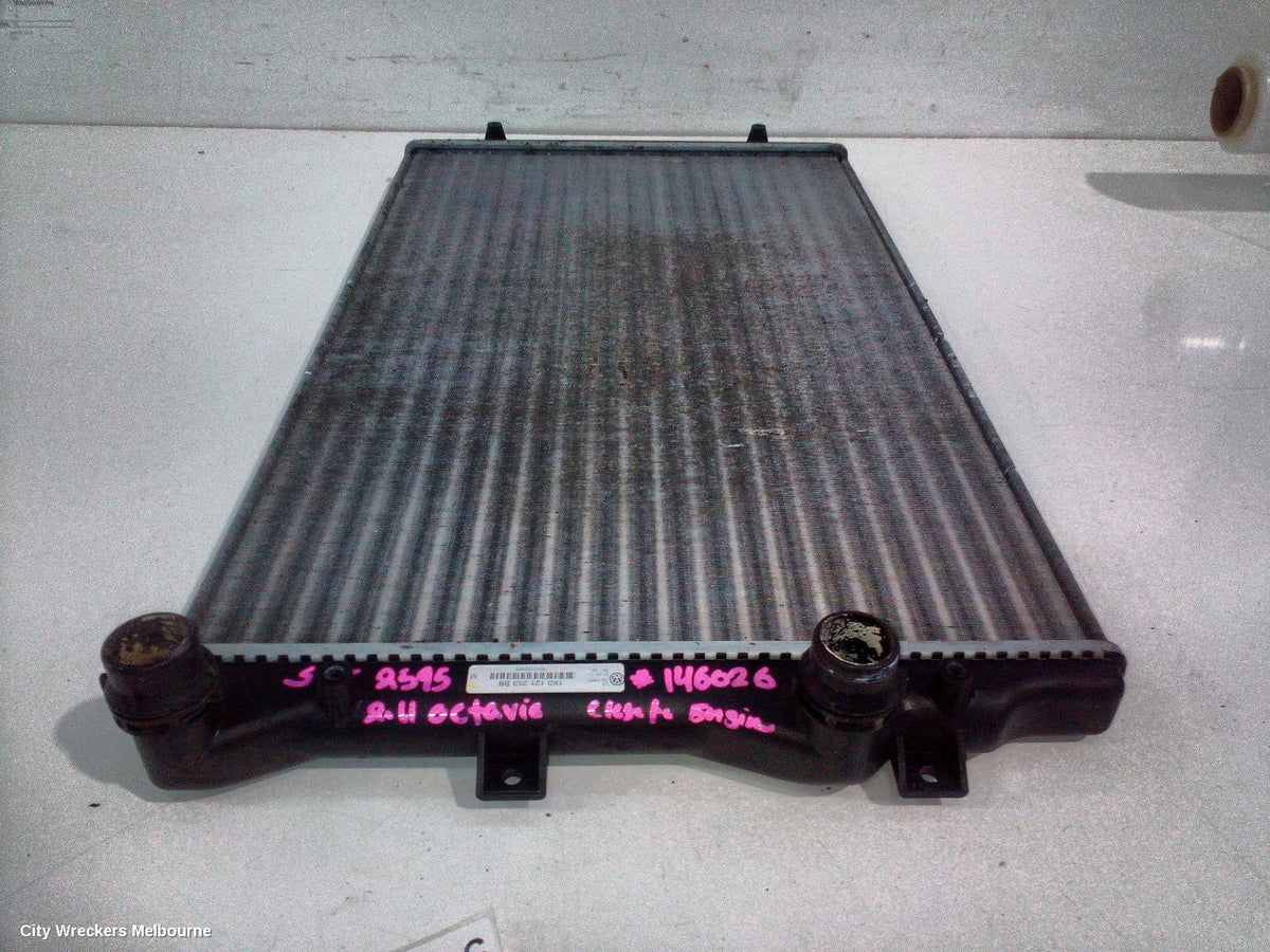 SKODA OCTAVIA RADIATOR, PRIMARY RADIATOR (CLOSEST TO ENGINE), PETROL, 1.4, TURBO, 1Z, CAXA CODE, 08/2010 - 10/2013 - Image 1