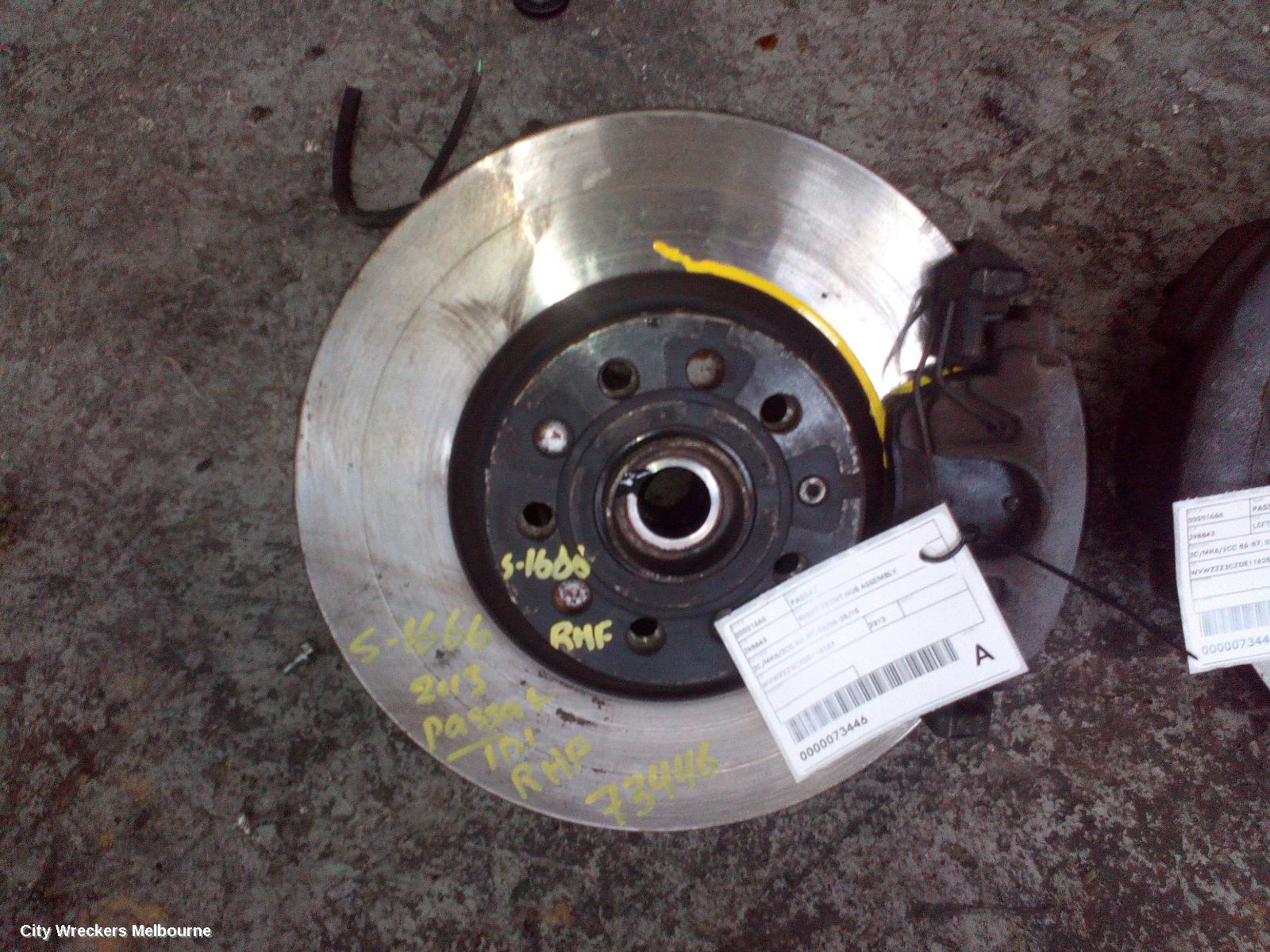 VOLKSWAGEN PASSAT RIGHT FRONT HUB ASSEMBLY, 3C/3CC, MK6, B6-B7, 03/2006 - 05/2015 - Image 1