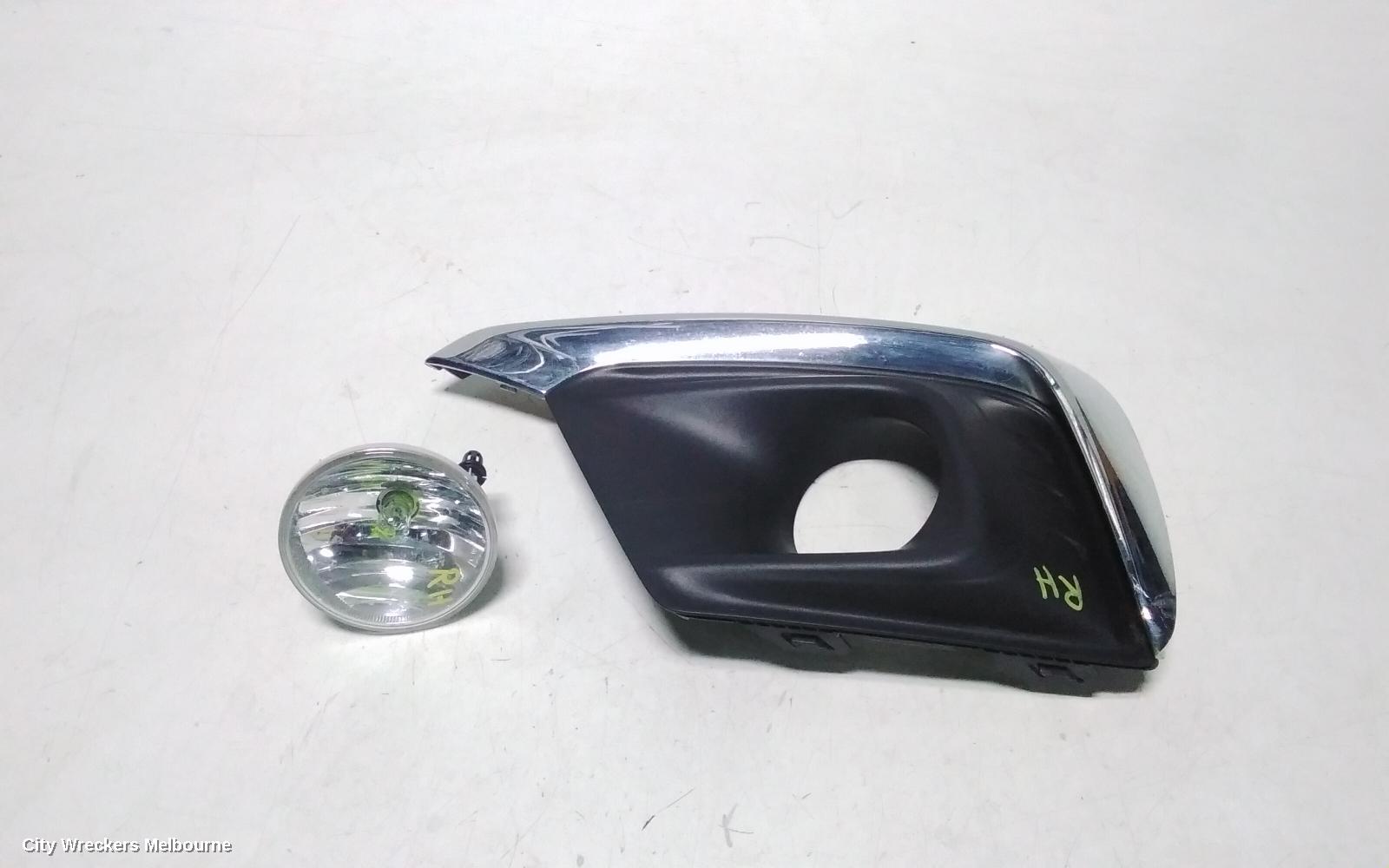 HOLDEN CAPTIVA RIGHT INDICATOR/FOG/SIDE, BUMPER FOGLAMP CHROME SURROUND, CG, 10/2015 - 06/2018 - Image 1