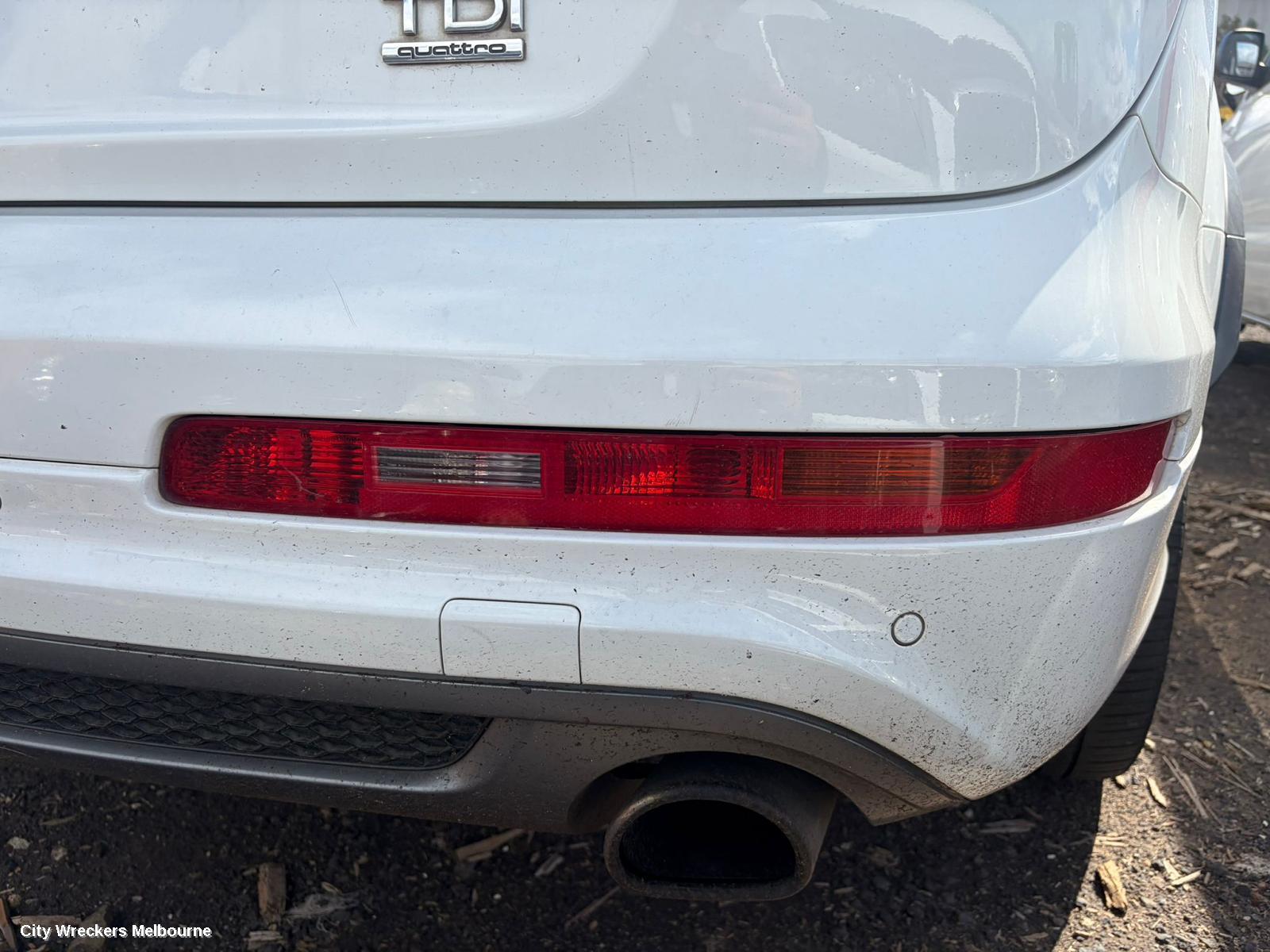 AUDI Q7 RIGHT TAILLIGHT, 4L, IN BUMPER, 09/2006 - 08/2015 - Image 1