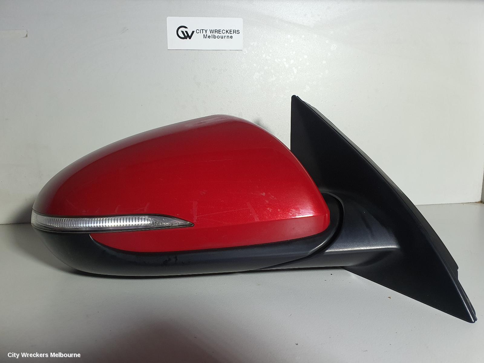 HYUNDAI I30 RIGHT DOOR MIRROR, PD, MANUAL FOLD, W/ INDICATOR, NON BLIND SPOT TYPE, 03/2017 ONWARDS - Image 1