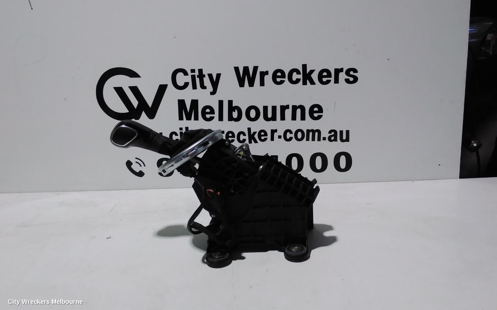 VOLKSWAGEN TRANSPORTER GEAR STICK/SHIFTER, AUTO T/M, T5, 03/2010 - 06/2015 - Image 3