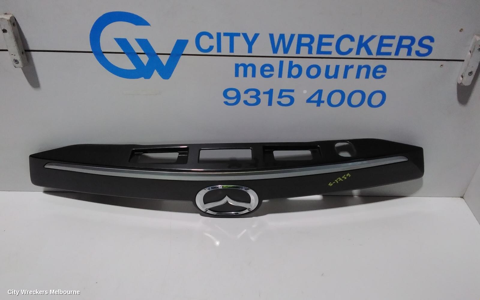 MAZDA CX9 REAR GARNISH, TAILGATE GARNISH (CENTRE), TB, 06/2009 - 10/2012 - Image 3