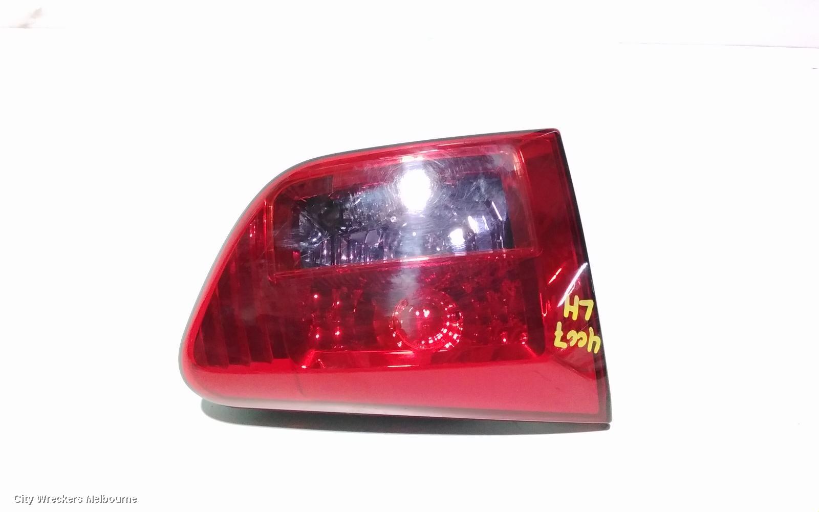 PEUGEOT 4007 REAR GARNISH, TAILGATE LAMP (LH SIDE), 10/2009 - 08/2013 - Image 1