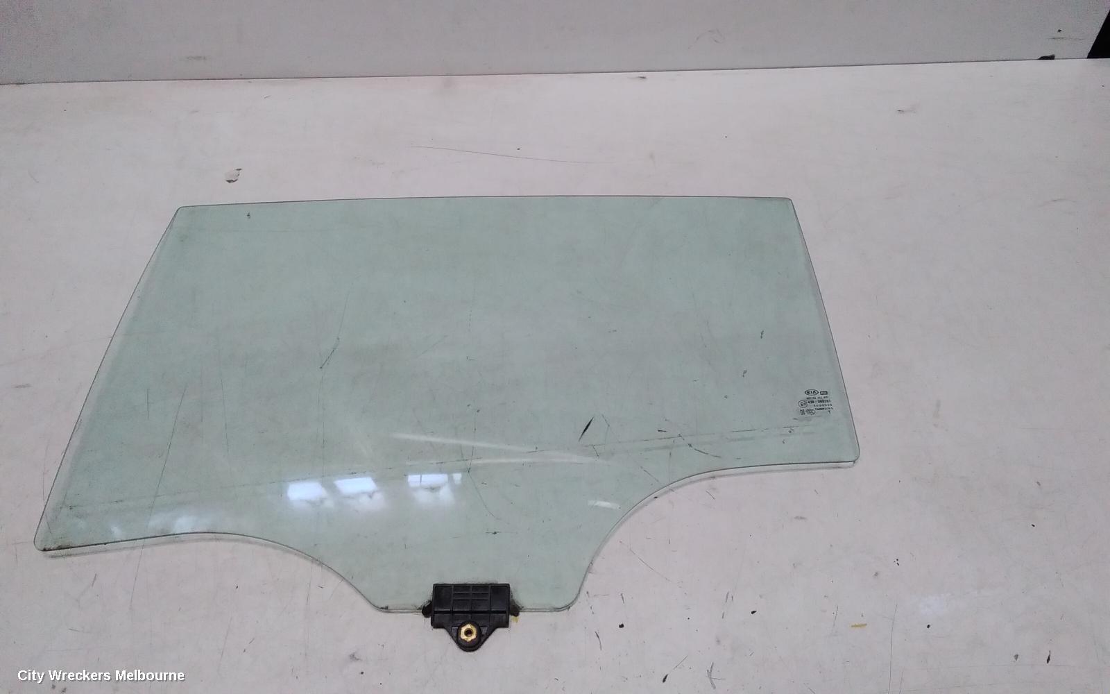KIA SPORTAGE LEFT REAR DOOR WINDOW, QL, CODE M35, PRIVACY TINT, 10/2015 - 08/2021 - Image 3