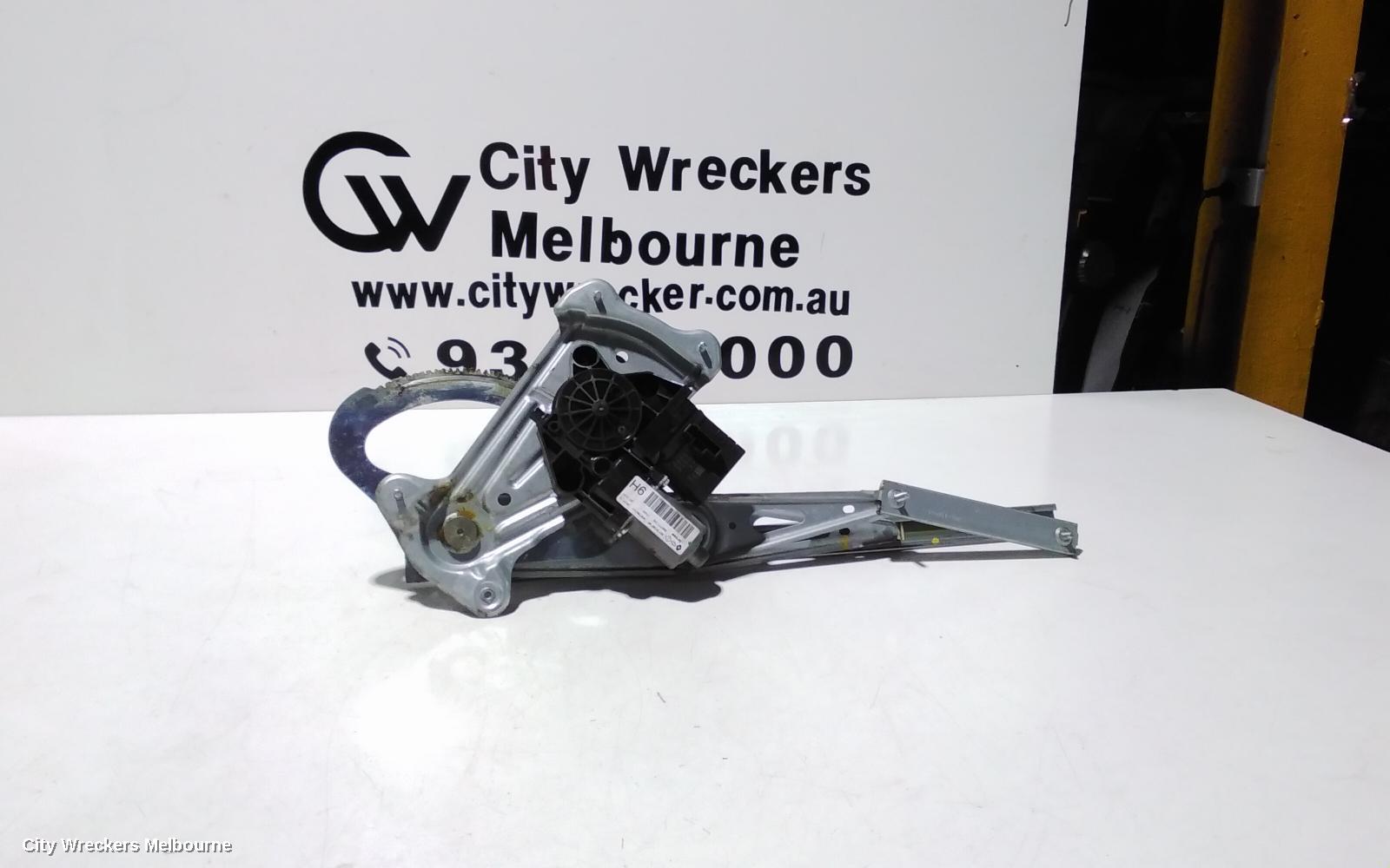RENAULT FLUENCE LEFT FRONT WINDOW REG/MOTOR, X38 09/2010 - 01/2016 - Image 1
