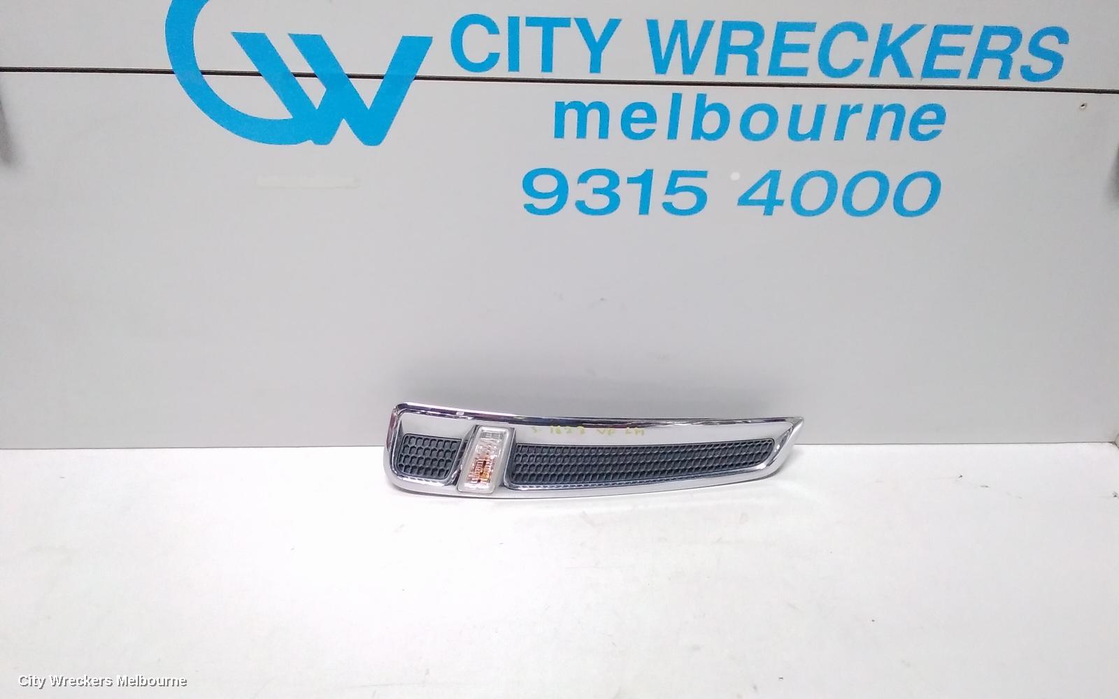 HOLDEN COMMODORE LEFT INDICATOR/FOG/SIDE, GUARD FLASHER (REPEATER), VF, 05/2013 - 12/2017 - Image 1