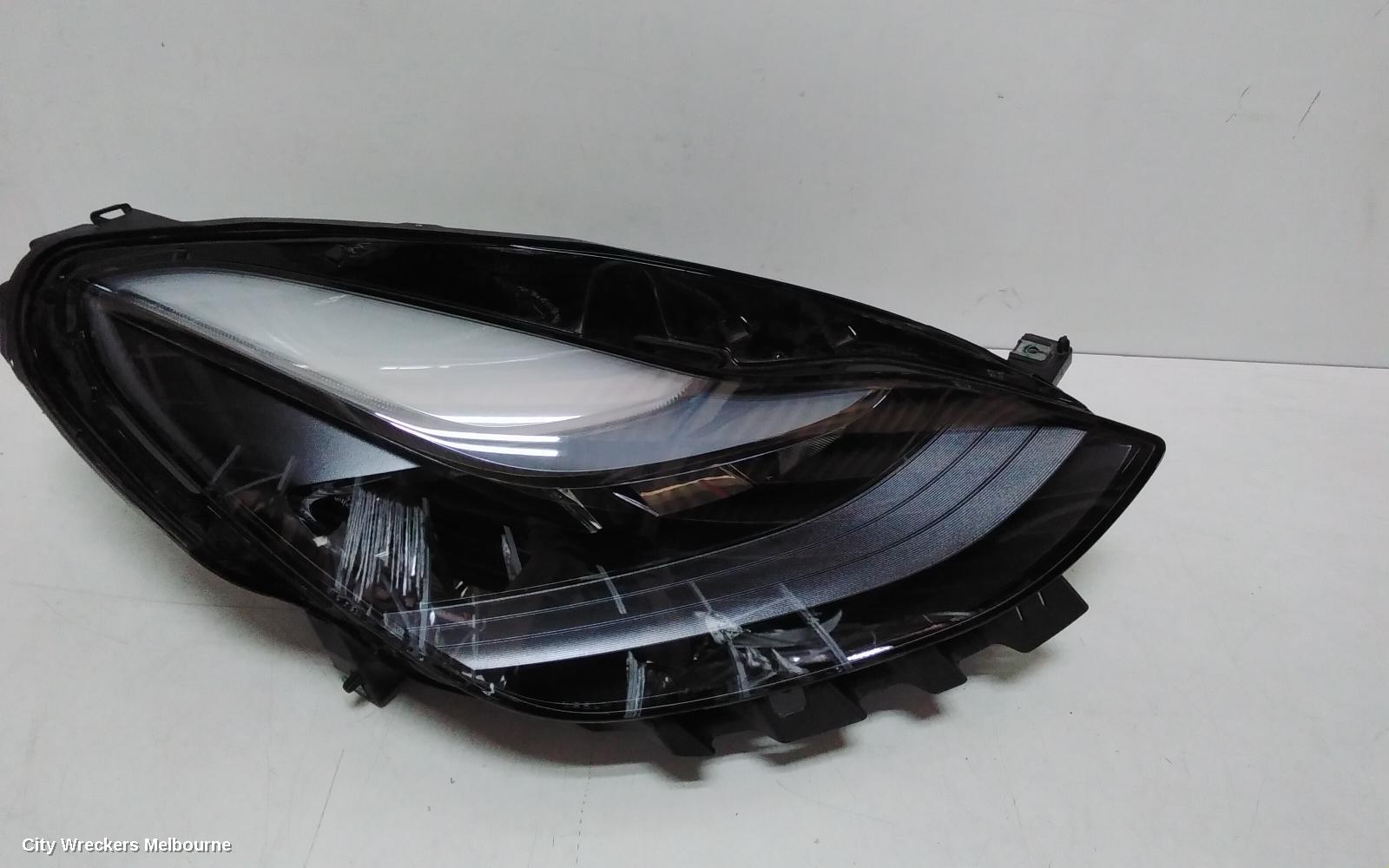 TESLA MODEL Y RIGHT HEADLAMP, 1ST GEN, LED TYPE, 03/2022 ONWARDS - Image 2