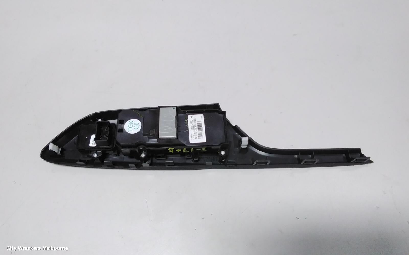 HONDA CIVIC PWR DR WIND SWITCH, RH FRONT (MASTER SWITCH), HATCH, MANUAL FOLD TYPE, 10TH GEN, 05/2016 - 08/2021 - Image 3