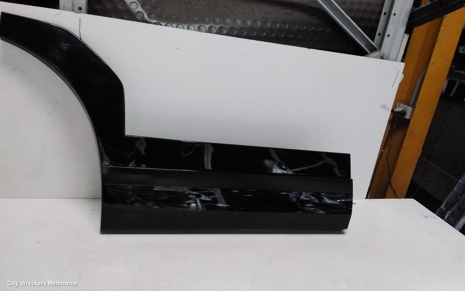 HYUNDAI SANTA FE DOOR MOULD, HAS MINER SCRACHES ON THE TOP : 136942, MX5, RH REAR, HIGH GLOSS BLACK, 11/2023 ONWARDS - Image 1