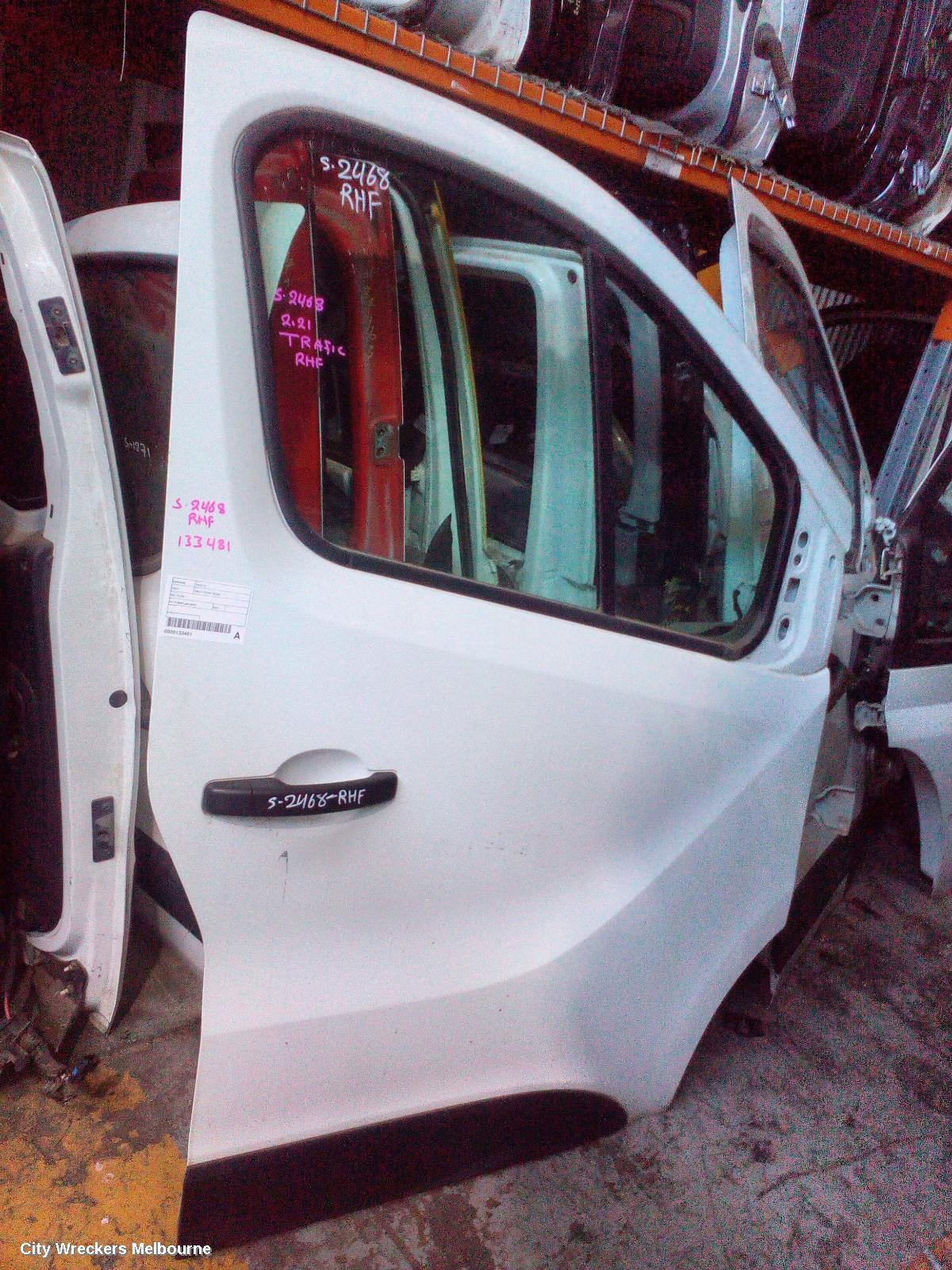 RENAULT TRAFIC RIGHT FRONT DOOR, X82, 07/2020 ONWARDS - Image 2
