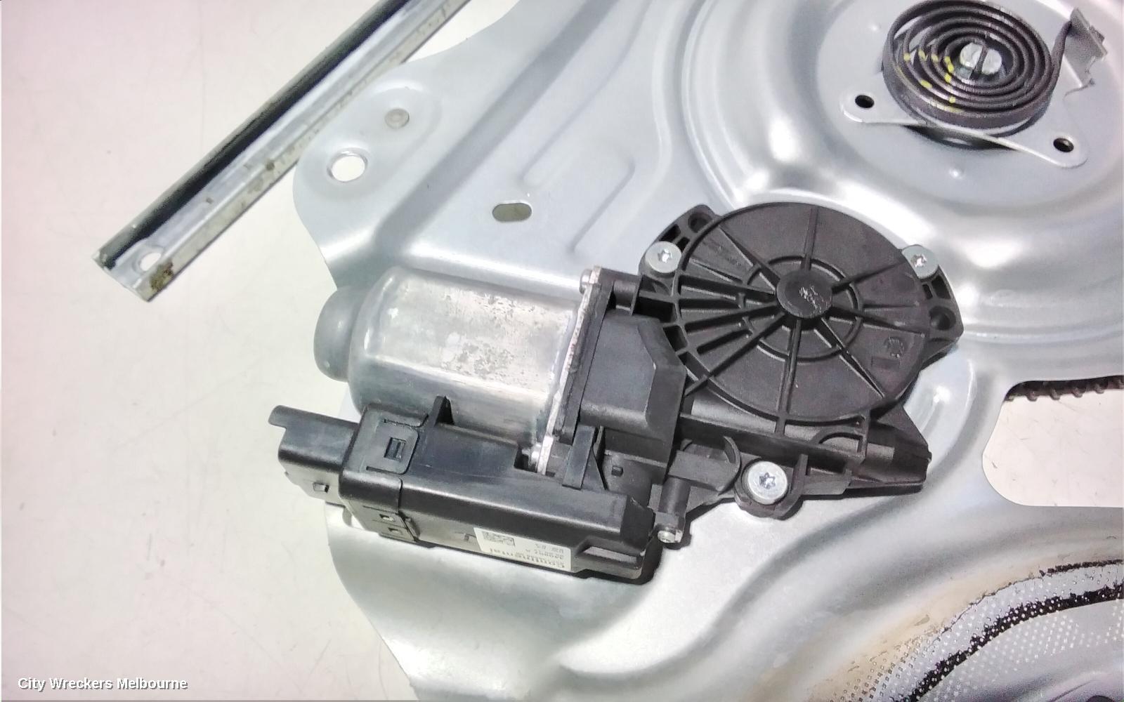KIA SPORTAGE RIGHT FRONT WINDOW REG/MOTOR, SL, DOOR REG & MOTOR ASSY, 6 PIN PLUG MOTOR TYPE, 05/2010 - 10/2015 - Image 3