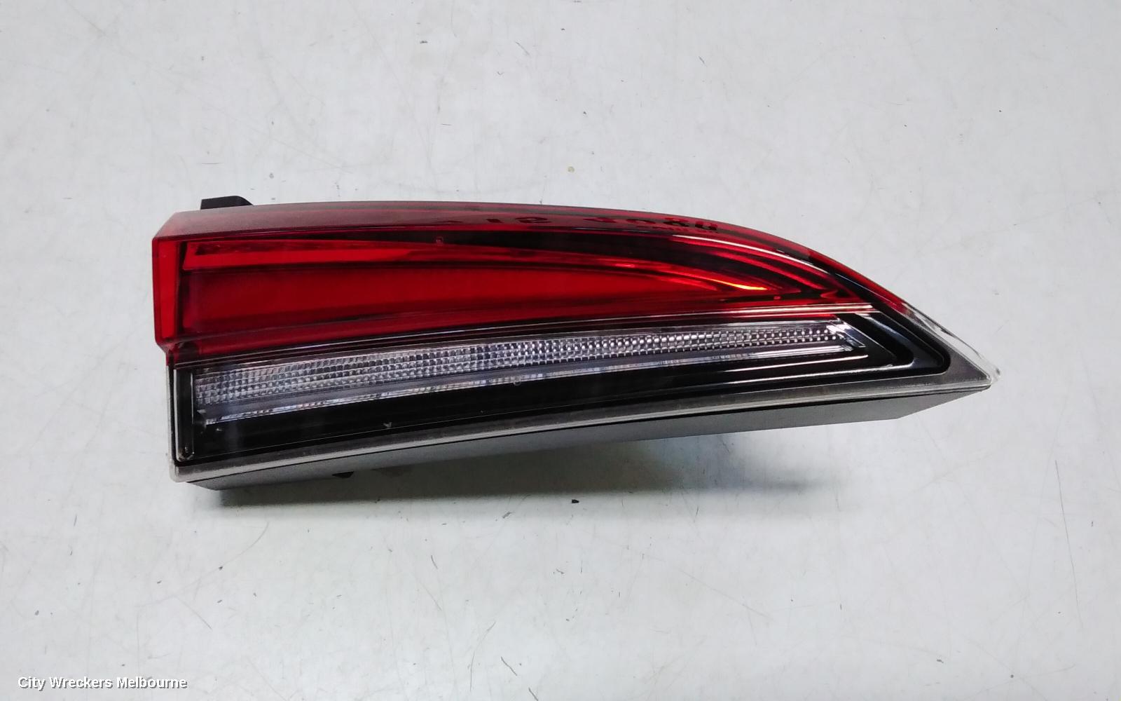 SKODA KAMIQ REAR GARNISH, TAILGATE LAMP (LH SIDE), LED TYPE, NW, 06/2020 ONWARDS - Image 3
