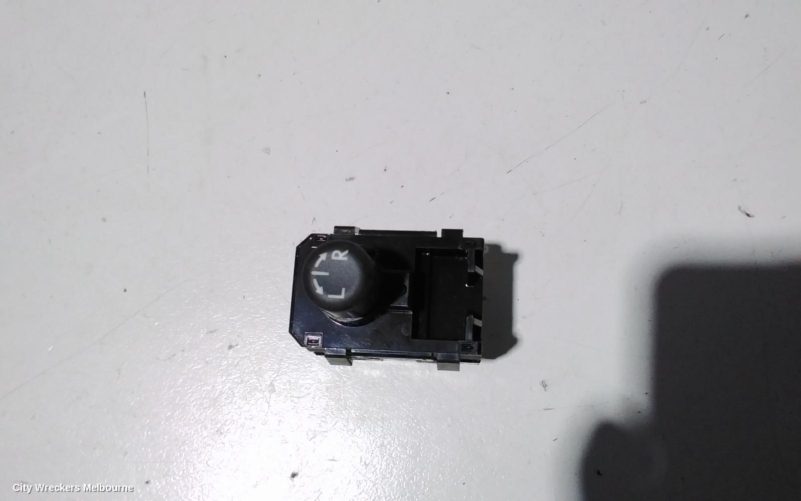SUBARU FORESTER, SJ, 01/2013 - 08/2018, MIRROR SWITCH: 85141 - Image 1