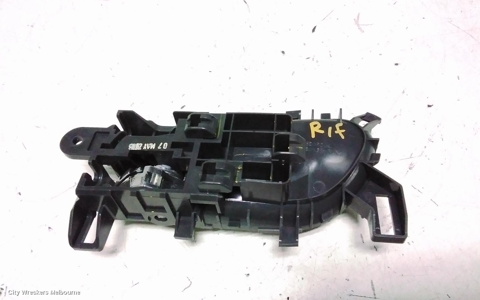 NISSAN NAVARA DOOR HANDLE, NP300,  RH FRONT, INNER, CHROME TYPE, 04/2015 ONWARDS - Image 3