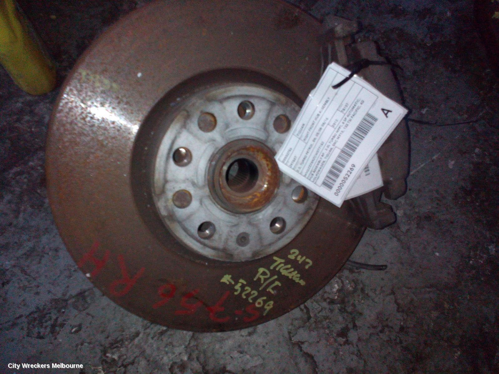 VOLKSWAGEN TIGUAN RIGHT FRONT HUB ASSEMBLY, 2.0, TURBO PETROL, 5N, 05/2008 - 08/2016 - Image 1