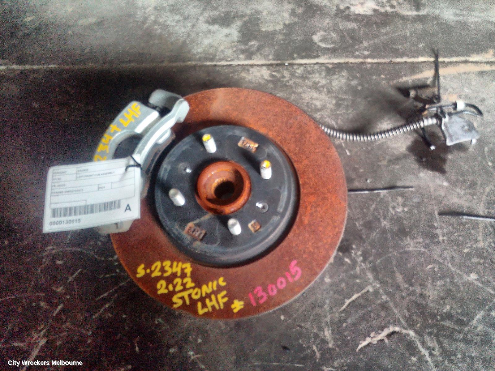 KIA STONIC LEFT FRONT HUB ASSEMBLY, YB, 08/2020 ONWARDS - Image 1