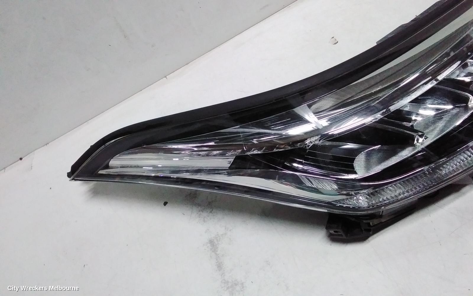 TOYOTA C-HR RIGHT HEADLAMP, GEN 1, HALOGEN TYPE, 10/2019 ONWARDS - Image 3