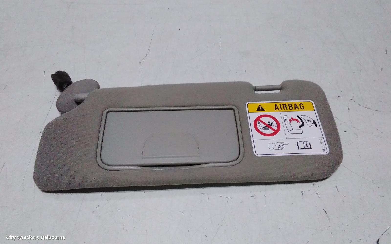 HOLDEN CAPTIVA SUNVISOR, CG, LH SIDE, FABRIC, W/ LIGHT TYPE, 01/2011 - 06/2018 - Image 1