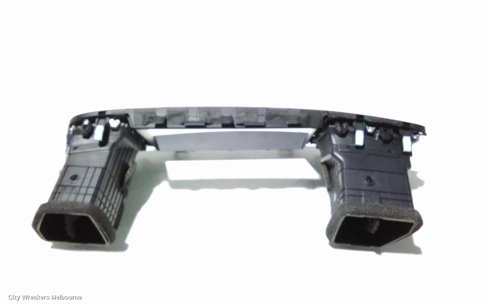 HYUNDAI GENESIS, DH, 11/2014 - 01/2018, CENTER AIRVENT: 94924 - Image 3