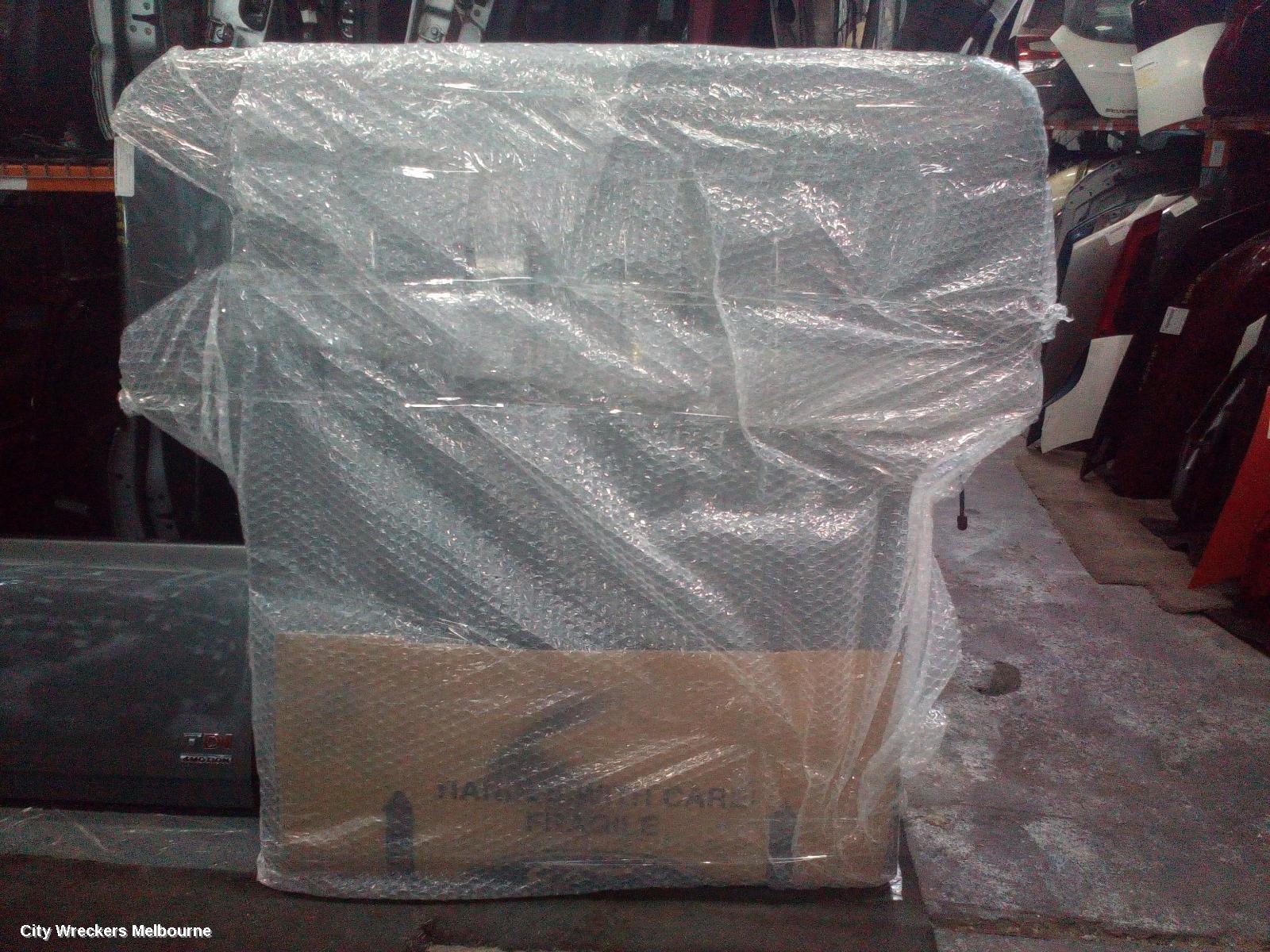 VOLKSWAGEN AMAROK TONNEAU/COVER, TONNEAU-HARD, 2H, DUAL CAB, 02/2011 ONWARDS - Image 2