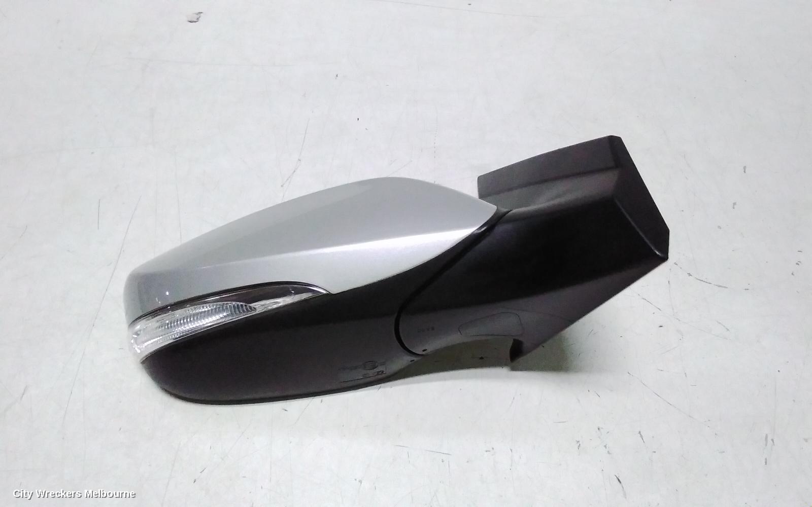 HYUNDAI ACCENT RIGHT DOOR MIRROR, RB, W/ ELECT ADJ, MANUAL FOLD, HEATED, INDICATOR TYPE, 05/2011 - 12/2019 - Image 3