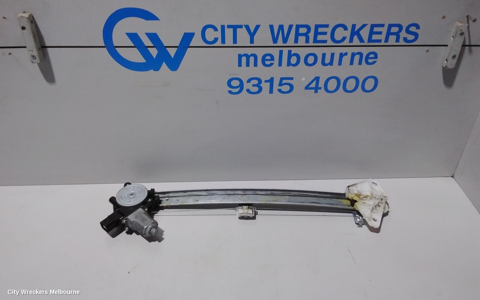 SUBARU XV RIGHT FRONT WINDOW REG/MOTOR, POWER, G4X, 08/2011 - 04/2017 - Image 1