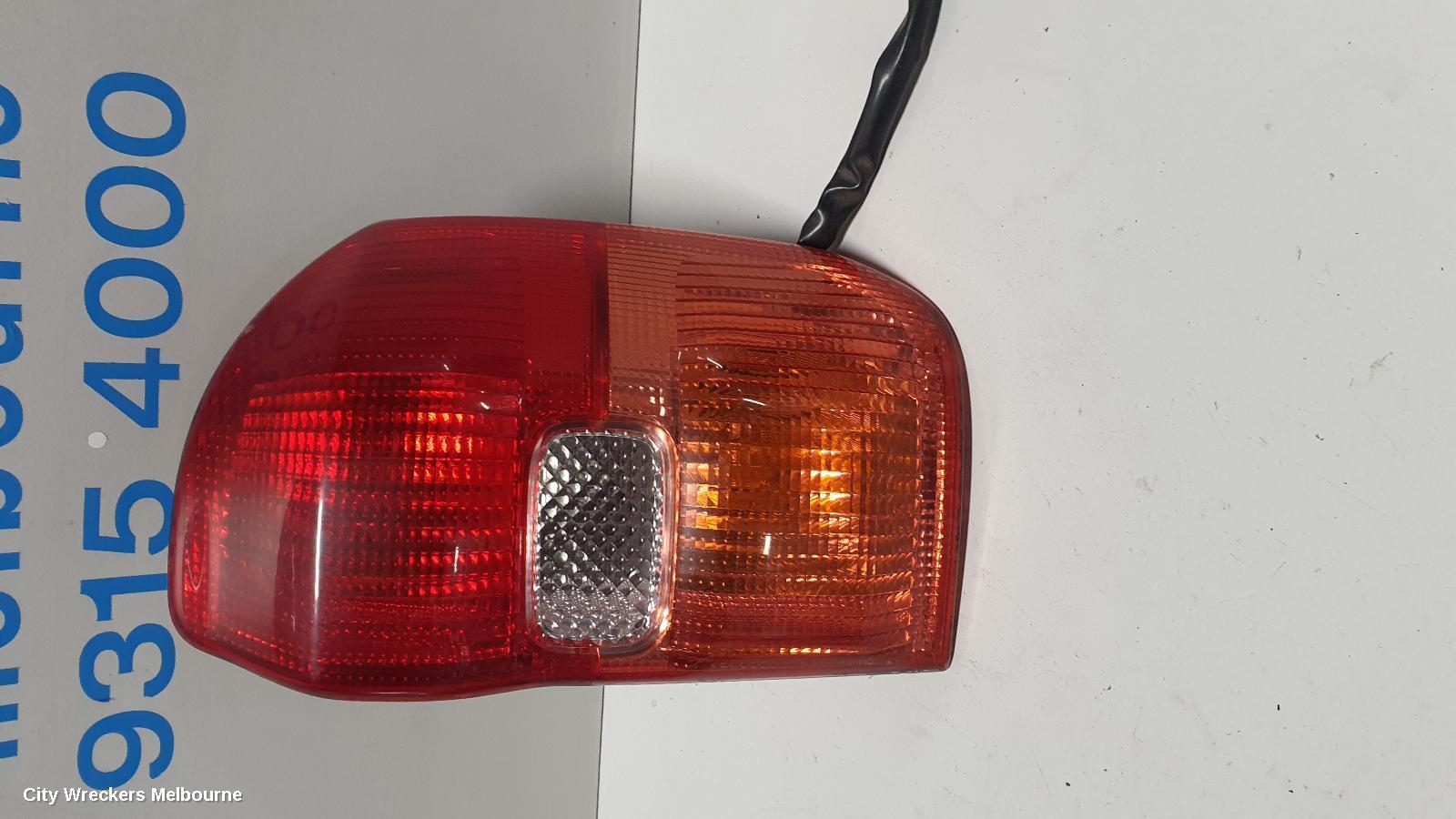 TOYOTA RAV4 RIGHT TAILLIGHT, ACA2#R, LENS # 42-26, 07/2000 - 07/2003 - Image 3