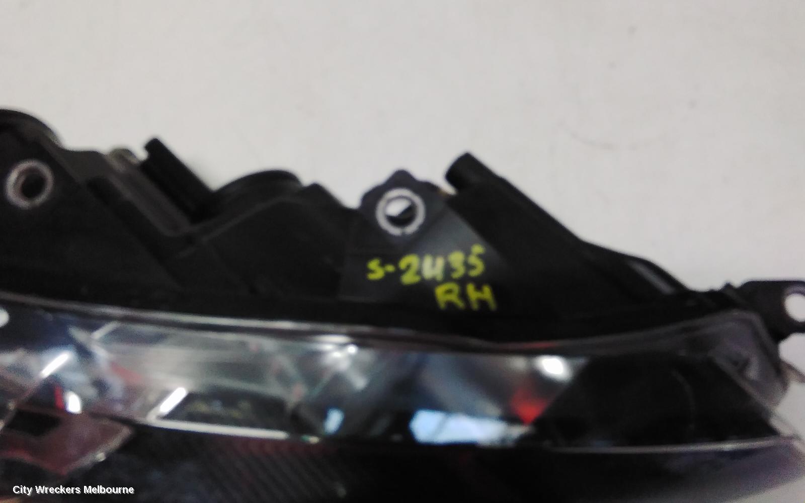 VOLKSWAGEN GOLF RIGHT HEADLAMP, GEN 6, CABRIO, HALOGEN TYPE, 07/2011 - 01/2016 - Image 3