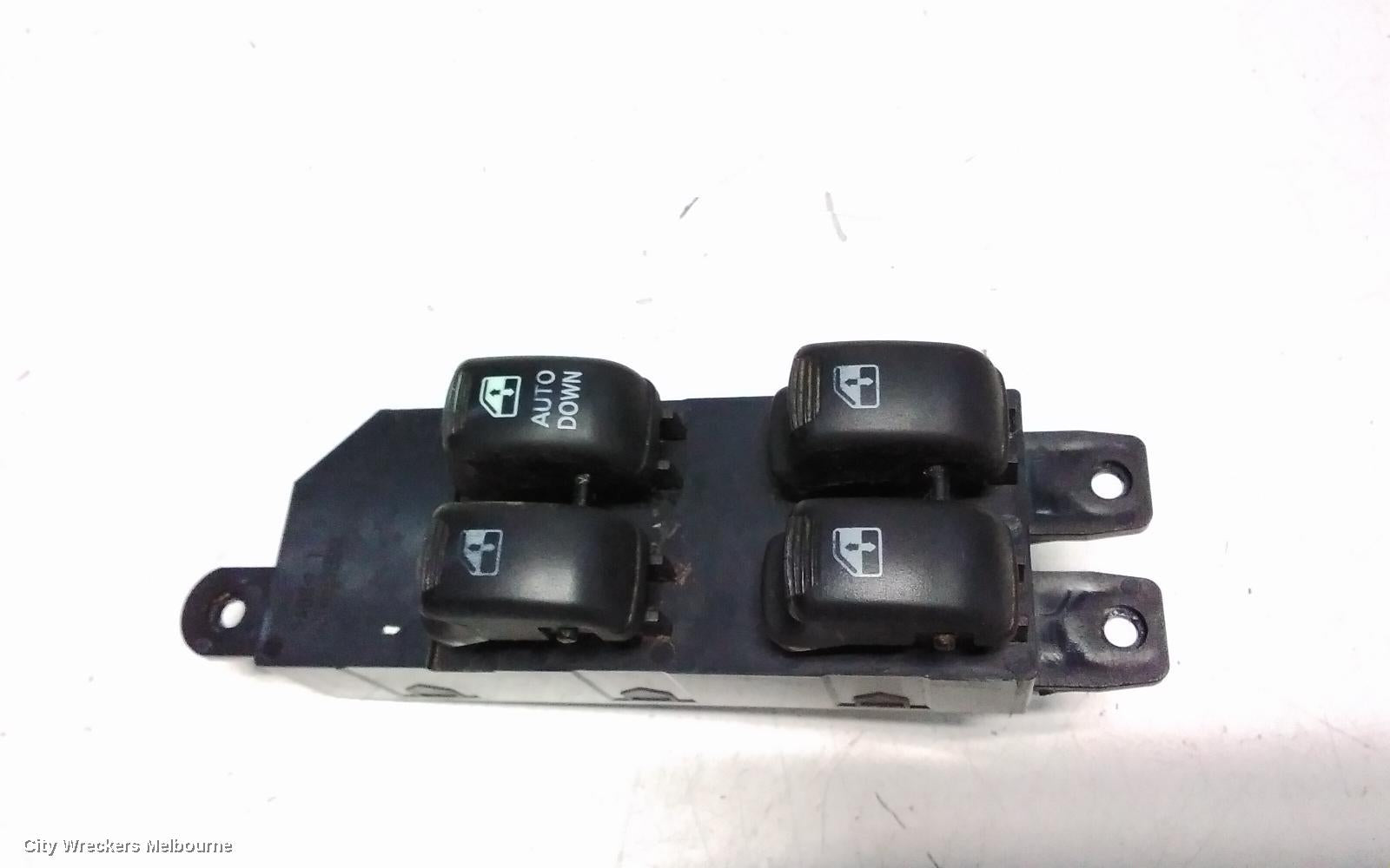 HYUNDAI SANTA FE PWR DR WIND SWITCH, RH FRONT MASTERSWITCH, SM, 11/2000 - 11/2005 - Image 1