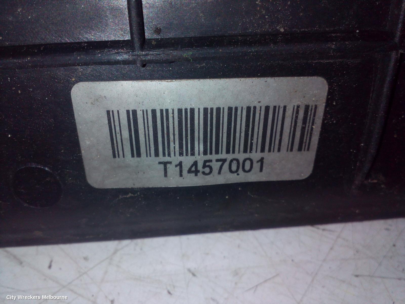 BMW 5 SERIES, E60 10/2003 - 04/2010, AIR GUIDE: 118988 - Image 3