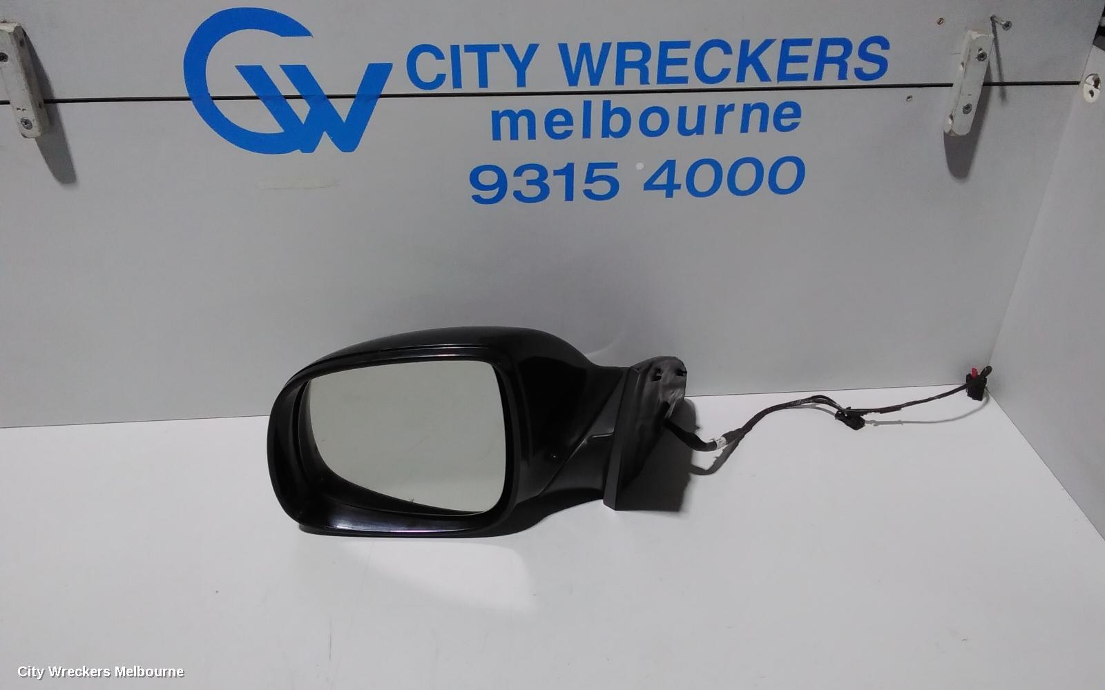 AUDI Q7 LEFT DOOR MIRROR, 4L, MANUAL FOLD, NON INDICATOR, NON MEMORY & NO LANE CHANGE ASSIST TYPE, 09/2006 - 09/2009 - Image 1