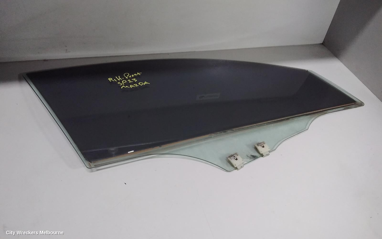 MAZDA 3 RIGHT FRONT DOOR WINDOW, BK 4DR/5DR SEDAN/HATCH 01/2004 - 04/2009 - Image 1