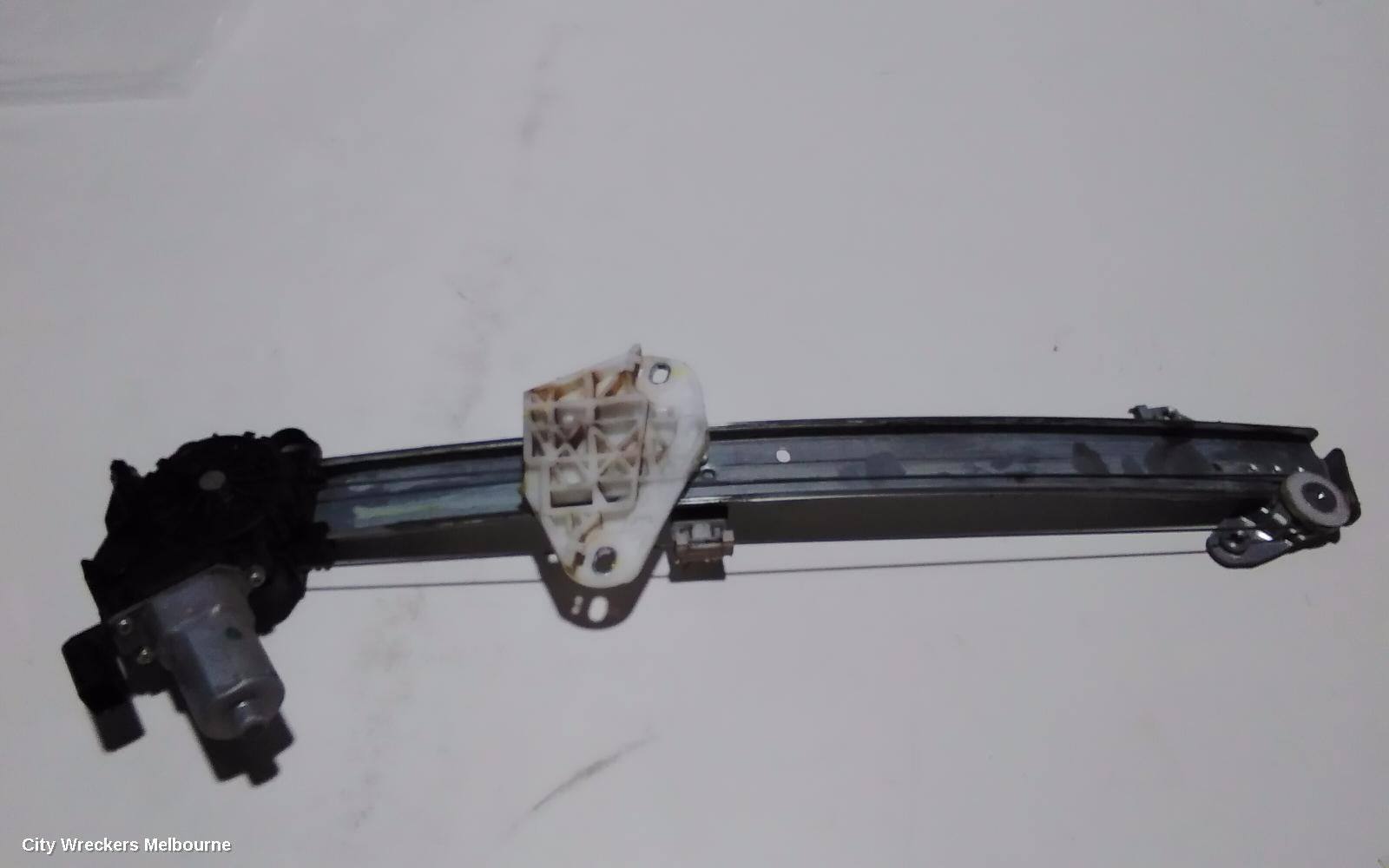 HONDA HRV RIGHT FRONT WINDOW REG/MOTOR, RU, 12/2014 - 10/2021 - Image 3