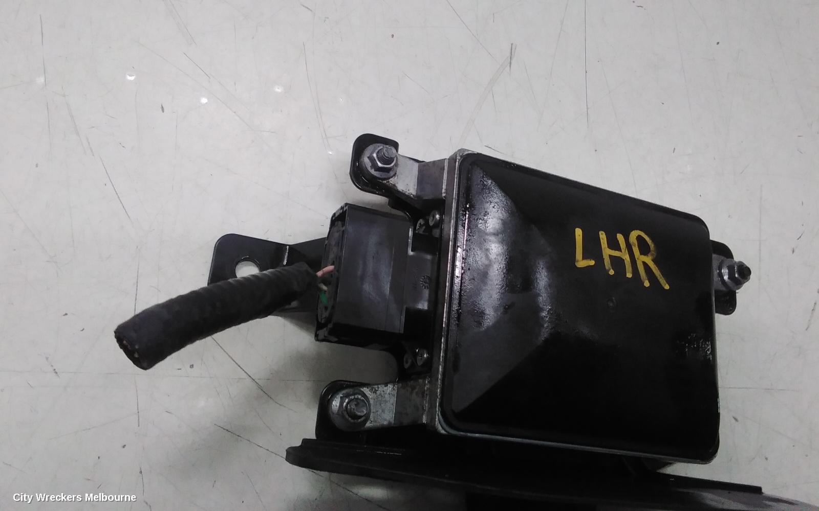 HYUNDAI GENESIS, DH, 11/2014 - 01/2018, 95811-B1100 LEFT REAR BLIMD SPOT RADAR SENSOR: 141405 - Image 3