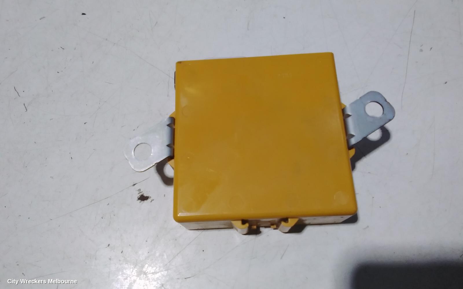 LEXUS RX SERIES, XU30, 01/2003 - 02/2009, LEFT SIDE WING MIRROR CONTROL UNIT 89430-48030: 106445 - Image 3