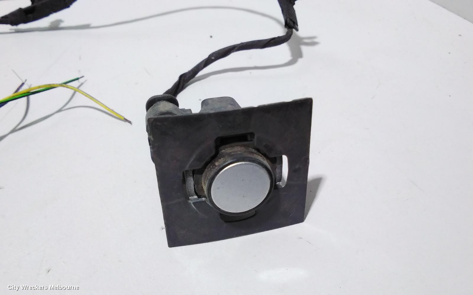 BMW 5 SERIES, MISC, F10/2011, 05/2010 - 01/2017, ALL 4 PARKING SENSOR FOR THER FRONT BUMBER BAR AND CRUSH SENSOR  , ( THE SENSOER HOLDER INCLUD )  CHECK PHOTO : 80574 - Image 3