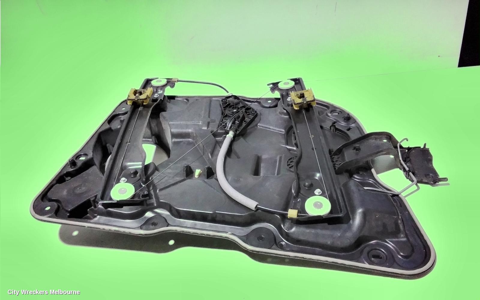 JEEP GRANDCHEROKEE RIGHT FRONT WINDOW REG/MOTOR, WK, 10/2010 - 02/2022 - Image 1